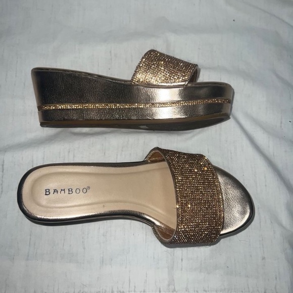 Brand New, Bamboo Women's Rose Gold Glitter (Size 7) Platform Open-Toe Sandals - Picture 3 of 4